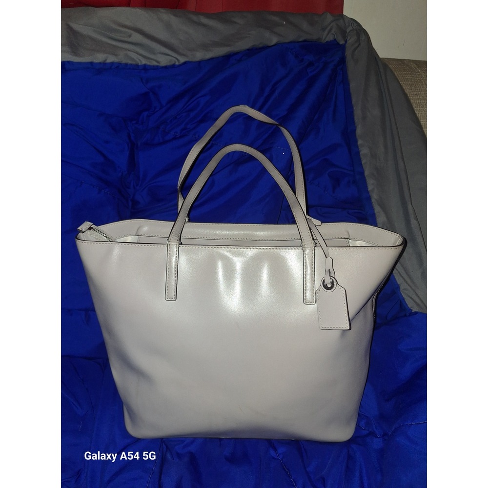 33. Kate Spade New York Light Gray Leather Zip Top Tote Bag Shoulder Purse